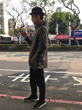 「H&M（エイチ・アンド・エム）のアイテム（ナイロンジャケット）」を使った、Shu Han Changさん（メンズ・180cm）の春コーディネート