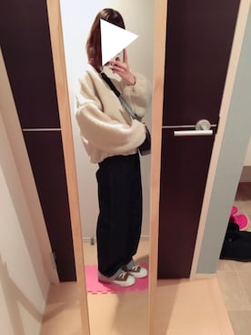 「UNIQLO（ユニクロ）のハイライズワイドストレートジーンズ（デニムパンツ）」を使った、Rinrinさん（レディース・164cm）の冬コーディネート