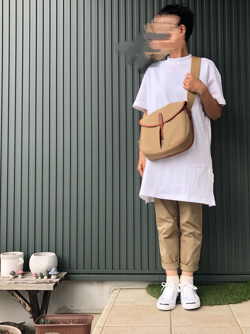 「シンプル、ベージュ、無印良品、BRADY、jack purcell、カジュアル、チュニック、チノパン、スニーカー、いいね、save、フォローお願いします🤑」｜「無印良品のアイテム（チュニック、ホワイト系）」を使った、coccon◡̈*さん（レディース・157cm）の春コーディネートの1枚目の写真