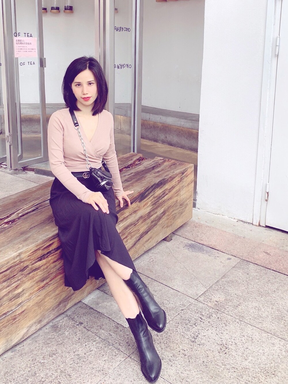 「ootd、Abercombie&Fitch、GUCCI、ecote、moussy、Alexander Wang、daily look、春コーデ、カーキ、black」｜「Abercrombie&Fitchのアイテム（ニット/セーター、ベージュ系）」を使った、Móさん（レディース・162cm）の春コーディネートの1枚目の写真