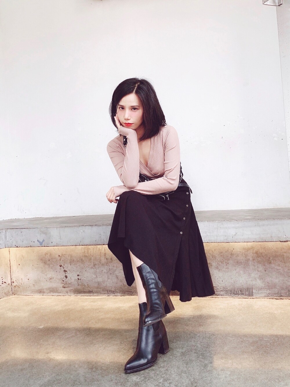 「ootd、春コーデ、moussy、GUCCI、Alexander Wang、daily look、Abercombie&Fitch、春、カーキ、black」｜「Abercrombie&Fitchのアイテム（ニット/セーター、ベージュ系）」を使った、Móさん（レディース・162cm）の春コーディネートの1枚目の写真
