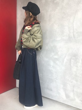 「大人ガーリー」｜「アイテム（MA-1）」を使った、かおりりいさん（レディース・150cm）の冬コーディネート