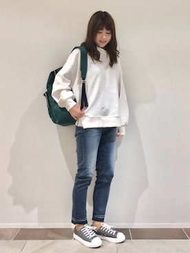 「earth music&ecology（アースミュージックアンドエコロジー）のアイテム（スニーカー）」を使った、karin_mamaさん（レディース・158cm）の秋コーディネート