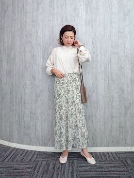 「LOWRYS FARM（ローリーズファーム）のドットフラワーフレアスカート　893365（スカート）」を使った、ayaさん（レディース・161cm・30代）の秋コーディネート