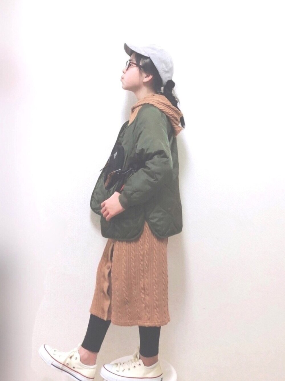 「私の推しブランド、セットアップ、ブランシェス、キルティングジャケット、キャップ、レギンス、ユニクロ、ootd」｜「BRANSHESのケーブルニットソーパーカー（パーカー、ブラウン系）」を使った、りちゅ♡♡さん（キッズ・129cm）の冬コーディネートの1枚目の写真
