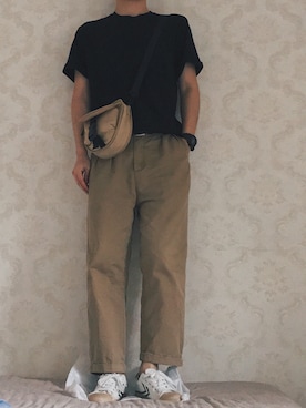 「PULL&BEAR（プルアンドベア）のアイテム（Tシャツ/カットソー）」を使った、小朋友你是否有很多问号さん（メンズ・169cm）の夏コーディネート