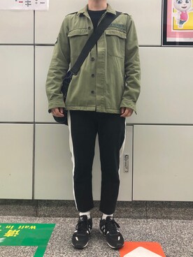 「PULL&BEAR（プルアンドベア）のアイテム（マウンテンパーカー）」を使った、小朋友你是否有很多问号さん（メンズ・169cm）の秋コーディネート