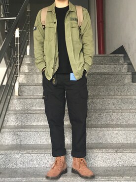 「PULL&BEAR（プルアンドベア）のアイテム（マウンテンパーカー）」を使った、小朋友你是否有很多问号さん（メンズ・169cm）の秋コーディネート