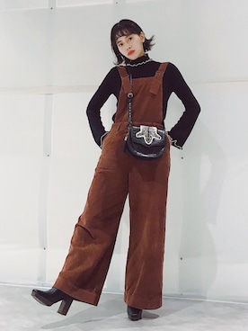 「RED CHOP WORKS（レッドチョップワークス）のアイテム（オールインワン・サロペット）」を使った、T Λ Eさん（レディース・158cm）の冬コーディネート