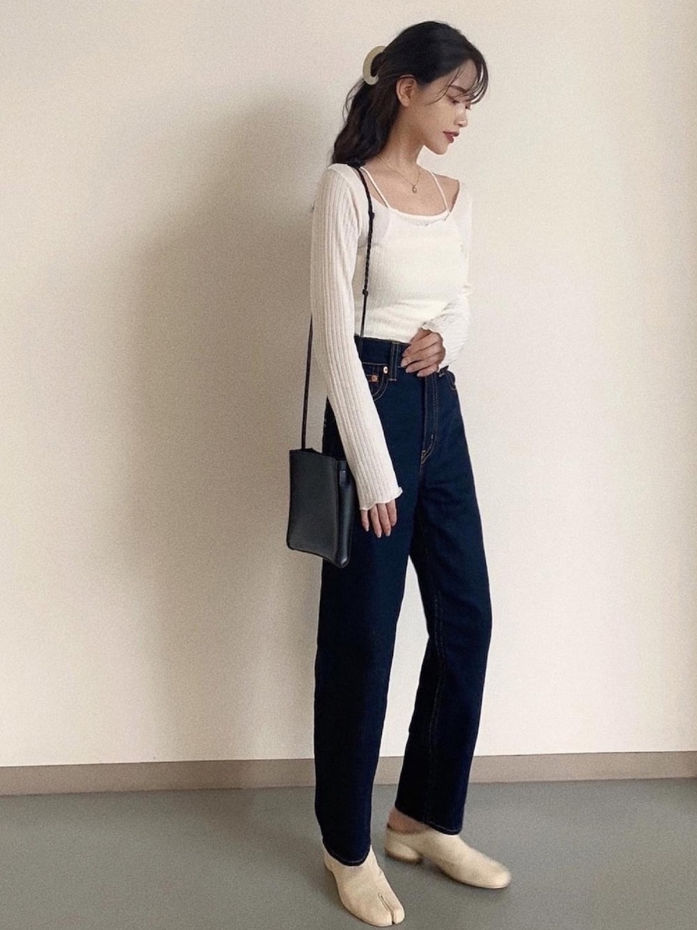 「韓国ファッション、Levis、リーバイス、type1  、秋服準備はじめました、足袋バレエ、ハーフアップ、秋コーデ、ワントーンコーデ、デニム」｜「fd styleのメロウフリル端ボートネックTシャツ+キャミソール（トップス、ホワイト系）」を使った、T Λ Eさん（レディース・158cm）の秋コーディネートの1枚目の写真