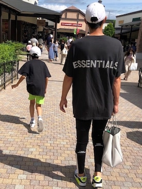 「FOG ESSENTIALS（エフオージーエッセンシャルズ）のアイテム」を使った、Jo & Riaさん（キッズ・145cm）の夏コーディネート