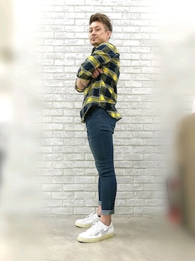 「アイテム（スニーカー）」を使った、ナンチャン店長さん（メンズ・165cm）の春コーディネート