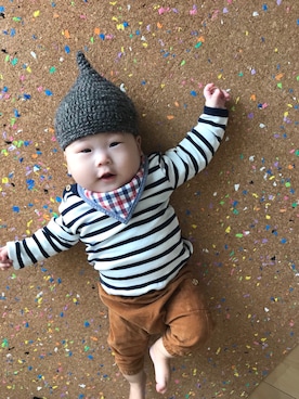 「H&M（エイチ・アンド・エム）のアイテム（トップス、ホワイト系）」を使った、hophyongさん（キッズ・90cm）の秋コーディネート