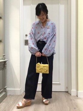 「アイテム（クラッチバッグ、イエロー系）」を使った、WA ららぽーと富士見さん（レディース・160cm）の春コーディネート