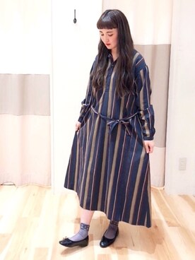「Samansa Mos2（サマンサ モスモス）のマルチストライプスタンドカラーワンピース（ワンピース、ブルー系）」を使った、さいとぅ〜さん（レディース・159cm）の秋コーディネート