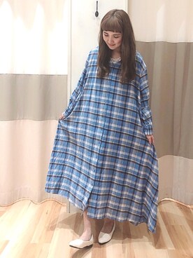 「海」｜「アイテム（シャツワンピース）」を使った、さいとぅ〜さん（レディース・159cm）の春コーディネート