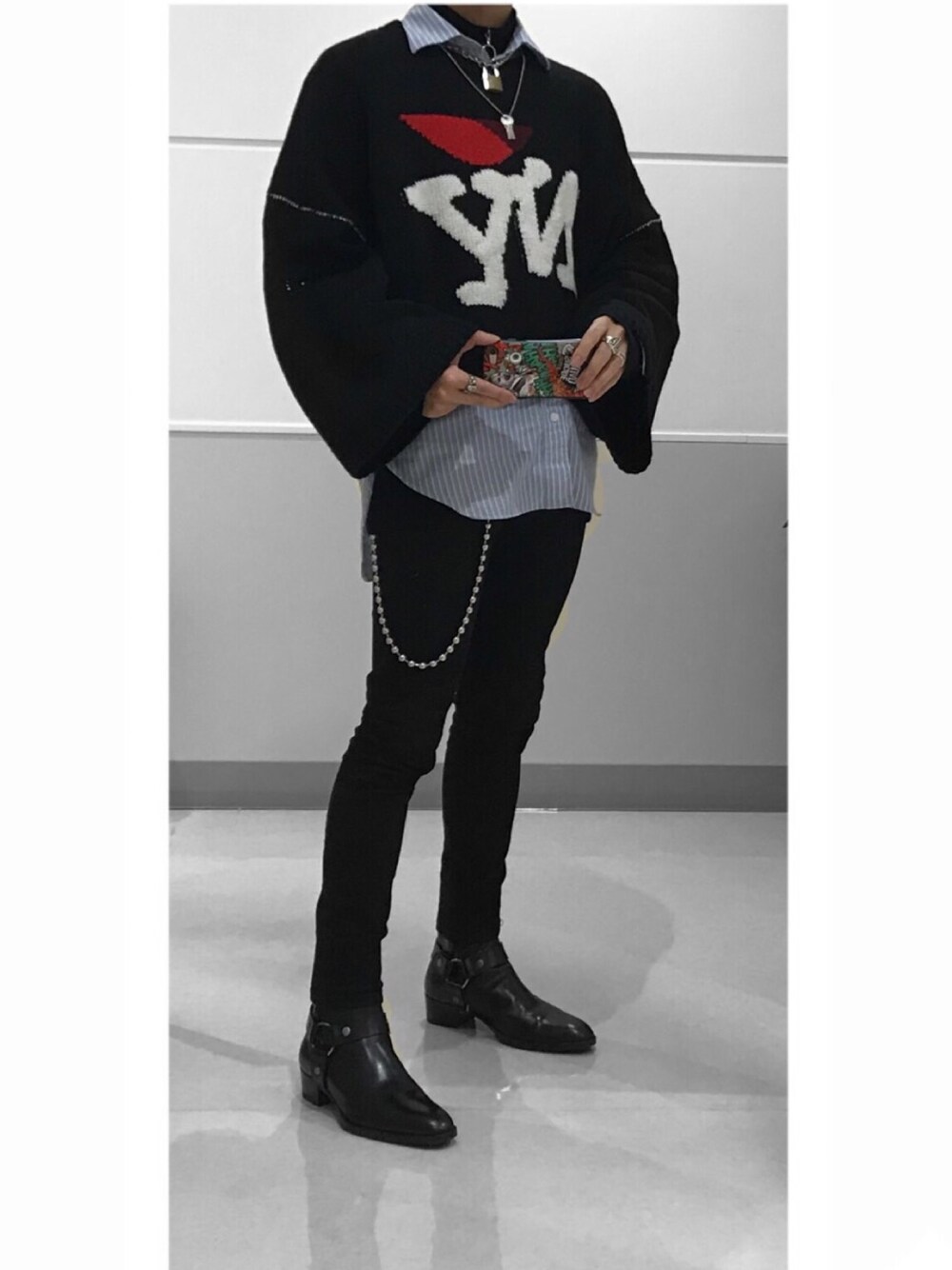 「オトナカジュアル、お洒落さんとつながりたい、ブラック、カジュアル、ストリート、ニット、ラフ、ootd、モード、outfit」｜「RAF SIMONSのアイテム（ニット/セーター、ブラック系）」を使った、くぼうぃーね@相互フォローさん（メンズ・172cm）の冬コーディネートの1枚目の写真