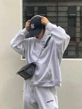 「WHO'S WHO gallery（フーズフーギャラリー）の【KOOKY'N/クーキー】 カレッジパーカー（パーカー、グレー系）」を使った、ヒナさん（レディース・170cm）の冬コーディネート
