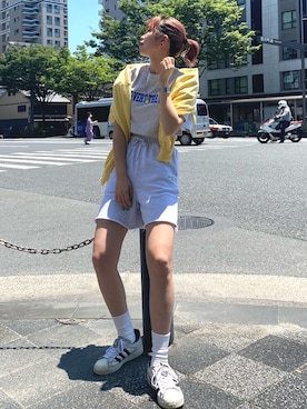 「WHO'S WHO gallery（フーズフーギャラリー）のワンマイルハーフパンツ（スウェットパンツ、ベージュ系）」を使った、ヒナさん（レディース・170cm）の夏コーディネート