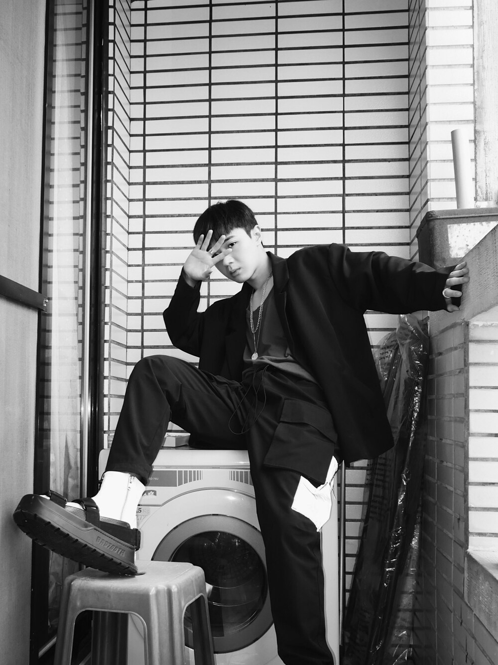 「ootd、夏、休閒搭配、工装、街頭穿搭、宽松」｜「Rombautのアイテム（シューズ、ホワイト系）」を使った、Haochanghxxさん（メンズ・167cm）の春コーディネートの1枚目の写真