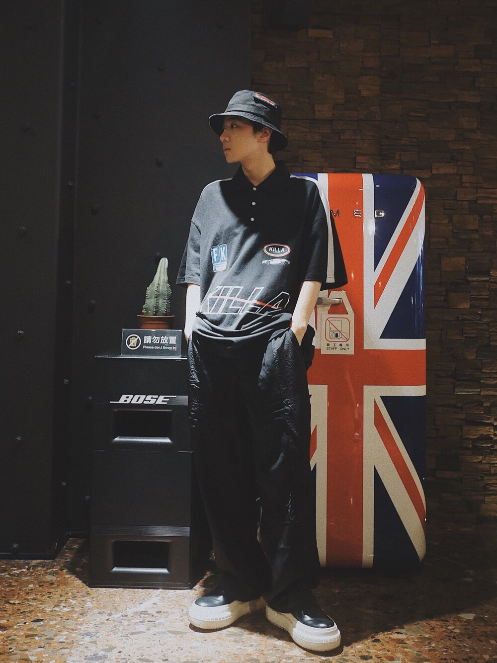 「ootd、夏、street、streetstyle、streetfashion」｜「Supreme のアイテム（サンバイザー、ブラック系）」を使った、Haochanghxxさん（メンズ・167cm）の夏コーディネートの1枚目の写真