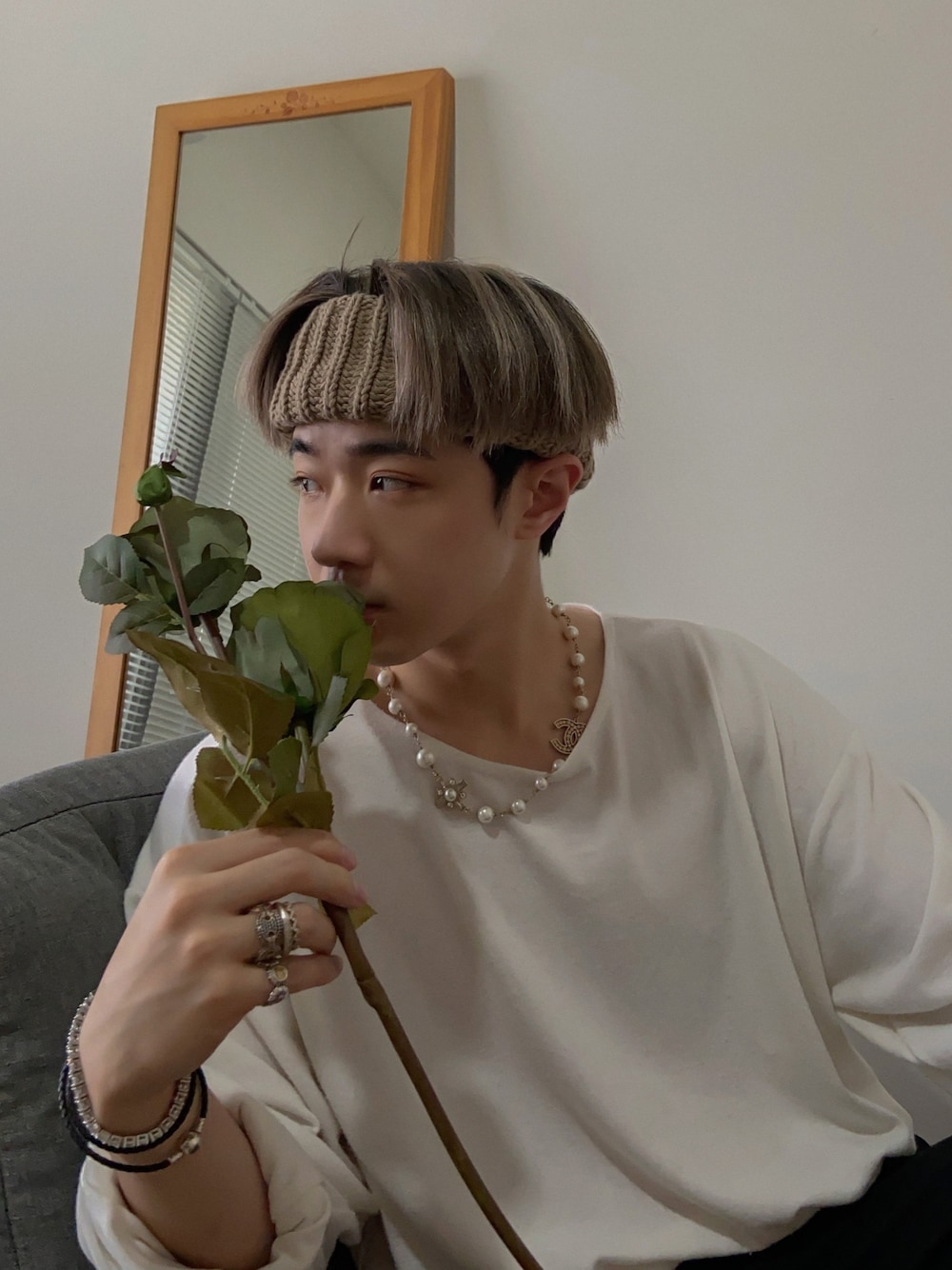 「ootd」｜「CHANELのアイテム（ネックレス、ゴールド系）」を使った、Haochanghxxさん（メンズ・165cm）の春コーディネートの1枚目の写真