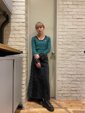 「HYSTERIC GLAMOUR（ヒステリックグラマー）のSNAKE LOOP リメイクデニムスカート（スカート、ブラック系）」を使った、minonminyonさん（レディース）の冬コーディネート