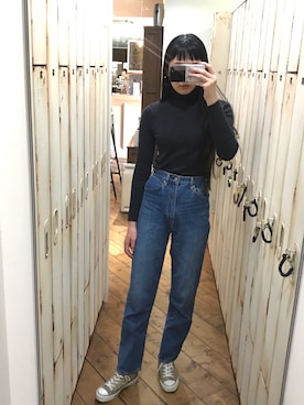 「HOLIDAY（ホリデイ）のアイテム（デニムパンツ、ブルー系）」を使った、MIYUKIさん（レディース・172cm）の秋コーディネート