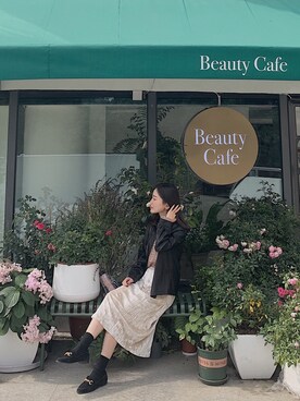 「カフェ巡り」｜「アイテム（ライダースジャケット）」を使った、Vansie_Tseさん（レディース・162cm）の冬コーディネート