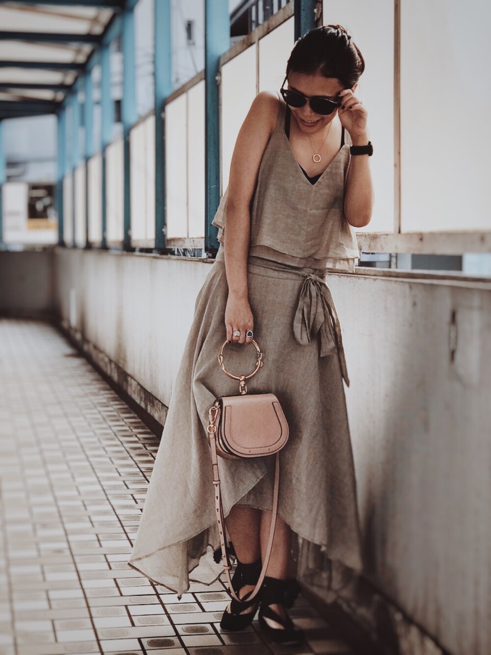 「summer、VINTAGE、aliita、リネン、セットアップ、バレエシューズ、chloegirls、サングラス、休日スタイル、リゾートスタイル」｜「Chloeのアイテム（バレエシューズ、ブラック系）」を使った、HAL さん（レディース・155cm）の夏コーディネートの1枚目の写真