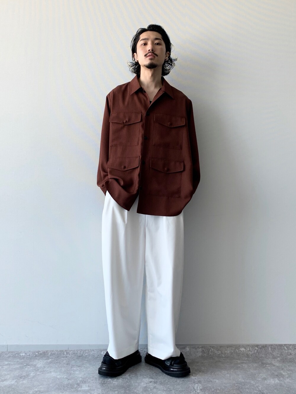 斉藤 遼さんの「BIGポケットシャツ(HARE)（HARE）」を使ったコーディネート
