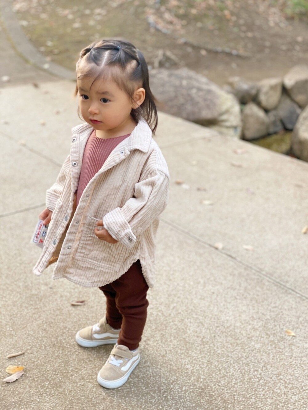 「コーデュロイ、秋コーデ、1歳、80cm、韓国子供服」｜「ZARA KIDSのアイテム（ジャケット/アウター、ベージュ系）」を使った、manjuさん（レディース・80cm）の秋コーディネートの1枚目の写真
