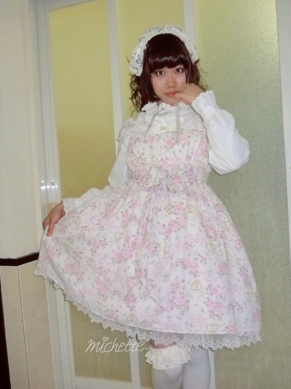 「ベール、カチューシャ、metamorphose temps de fille、前髪ウィッグ、パッツン前髪、ロープウィッグ、茶髪、PRISILA、天使柄、シフォン、BABY, THE STARS SHINE BRIGHT、フランス古着、ホワイト×アイボリー、ロリータ、ロリィタ」｜「no brandの綿レース付きスタンドカラーカシュクール風長袖ブラウス(白)（シャツ/ブラウス、ホワイト系）」を使った、✞𝔪𝖎𝖈𝖍𝖊𝖙𝖙𝖊✞さん（レディース・162cm）の秋コーディネートの1枚目の写真