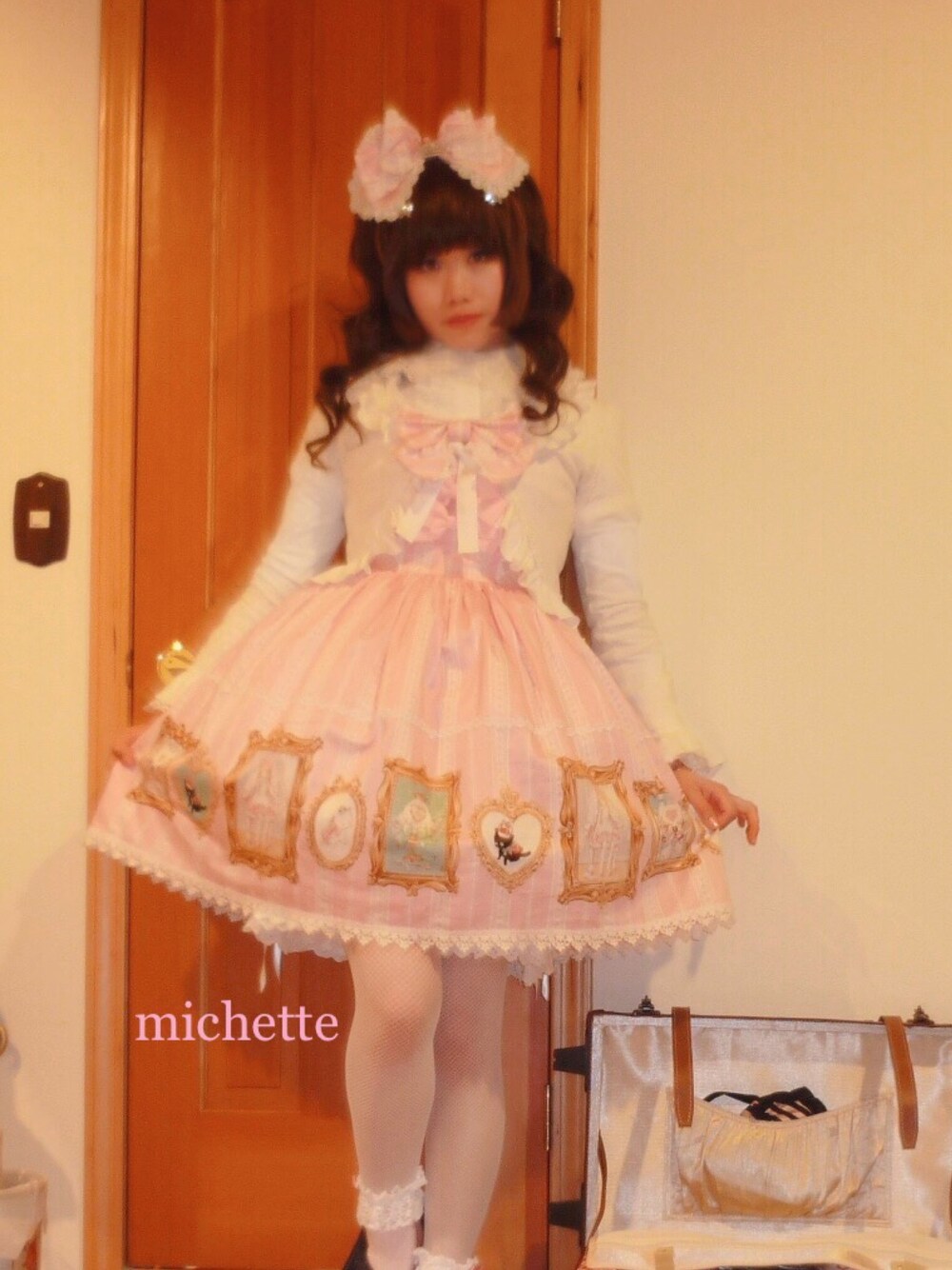 「リボンカチューシャ、アリス柄、BABY, THE STARS SHINE BRIGHT、前髪ウィッグ、ツインテール、PRISILA、ボレロ、長袖ブラウス、ロリータ、ロリィタ」｜「BABY,THE STARS SHINE BRIGHTのローズプリンセスティアラヘアピン(シルバー×ピンク)（ヘアピン、シルバー系）」を使った、✞𝔪𝖎𝖈𝖍𝖊𝖙𝖙𝖊✞さん（レディース・162cm）の春コーディネートの1枚目の写真