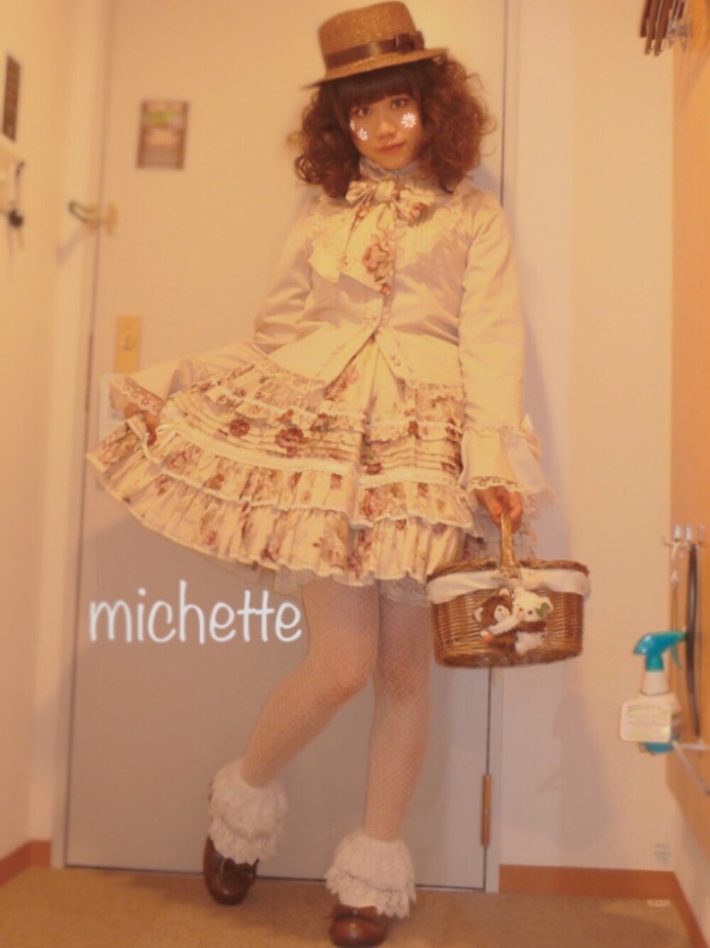 「カンカン帽、長袖ブラウス、BODYLINE、ギャザースカート、花柄、BABY, THE STARS SHINE BRIGHT、網タイツ、かごバッグ、ロリータ、ロリィタ」｜「INGNIのカンカン帽（帽子、ブラウン系）」を使った、✞𝔪𝖎𝖈𝖍𝖊𝖙𝖙𝖊✞さん（レディース・162cm）の春コーディネートの1枚目の写真