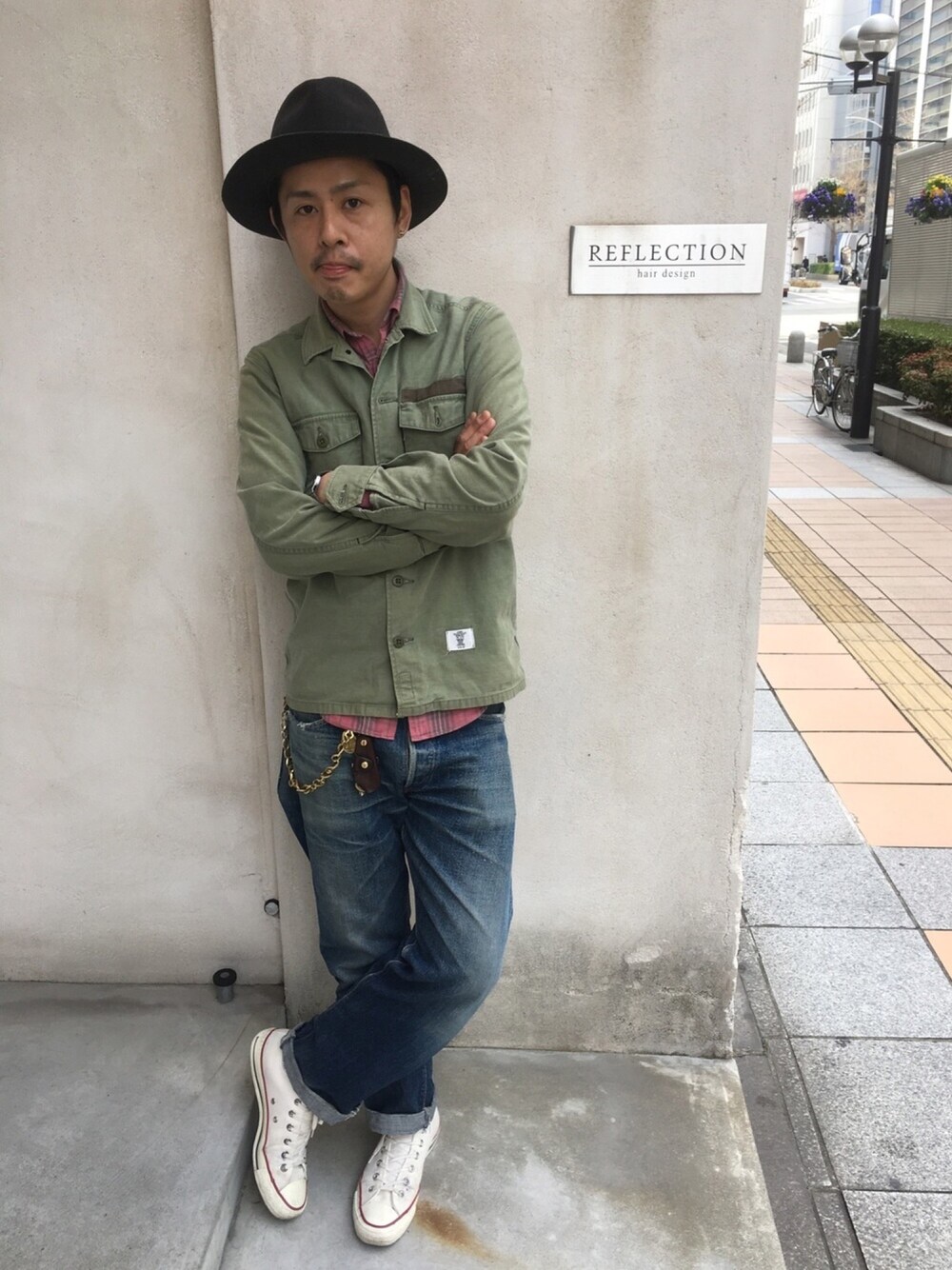 「RADIALL、WAKOMARIA、CALEE、converse、challenger、神戸、三ノ宮、美容室、reflection、fashion」｜「CONVERSEのアイテム（スニーカー、ホワイト系）」を使った、REFLECTIONさん（メンズ・171cm）の春コーディネートの1枚目の写真