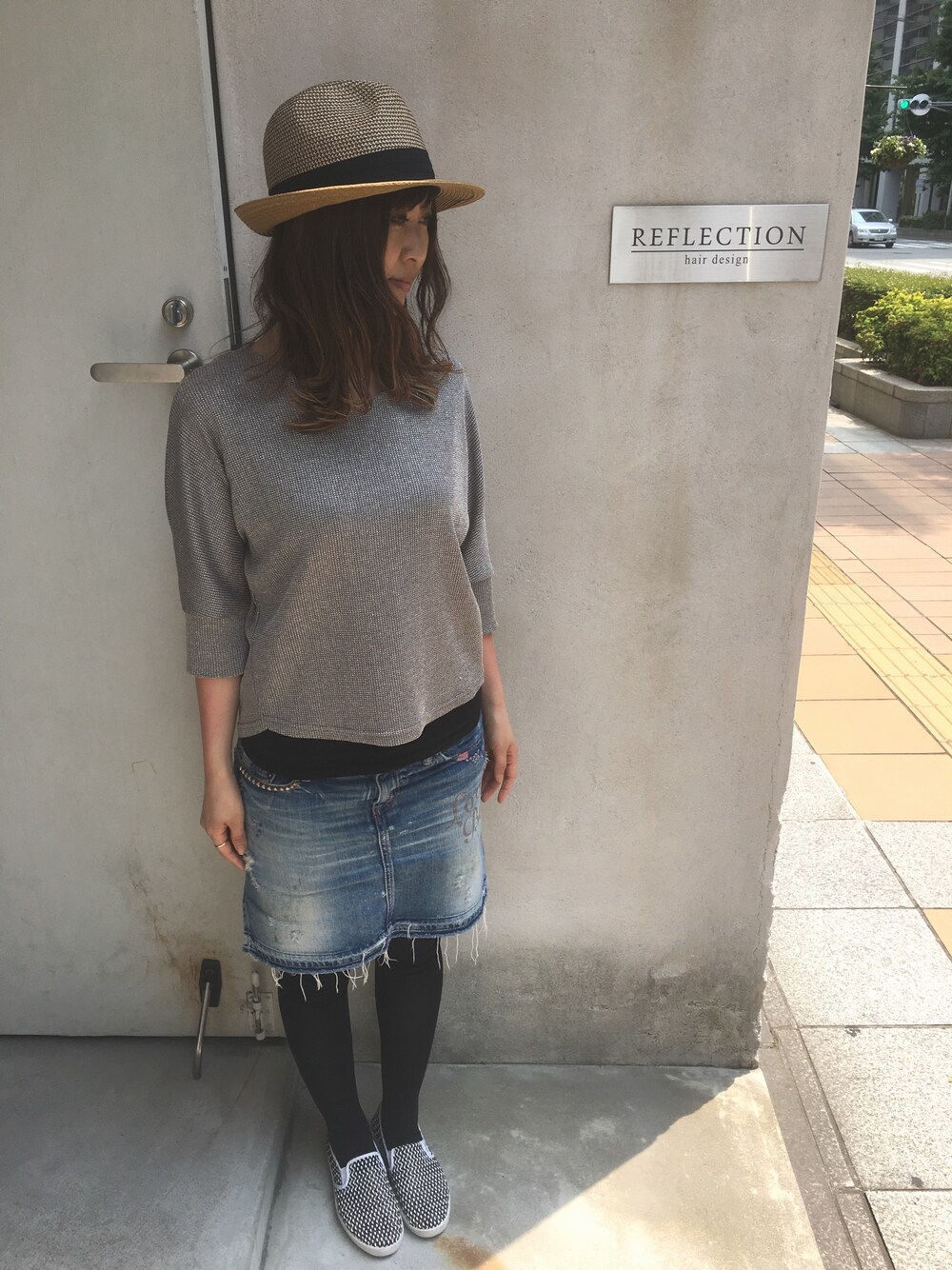 「Hysteric Glamour、abahouse、BEAMS、シンプルコーデ、夏、夏コーデ、神戸、三宮、美容室、reflection」｜「ABAHOUSEのアイテム（ニット/セーター、グレー系）」を使った、REFLECTIONさん（レディース・160cm）の春コーディネートの1枚目の写真