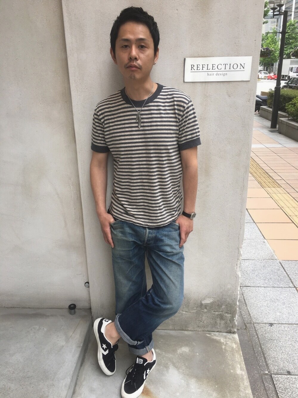 「RADIALL、converse、アメカジ、モノトーン、ブラック、ボーダー、神戸、三宮、美容室、reflection」｜「TROPHY CLOTHINGのアイテム（Tシャツ/カットソー、ホワイト系）」を使った、REFLECTIONさん（メンズ・172cm）の春コーディネートの1枚目の写真