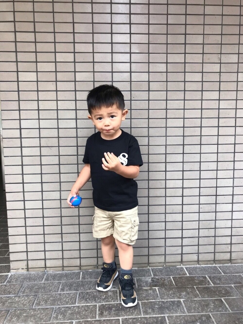 「アーバンストリート、ブラックコーデ、男の子コーデ、SNYSKIDS、Polo Ralph Lauren、ポロラルフローレン、ラルフローレンキッズ、キッズコーデ、キッズファッション、NIKE」｜「SNYS KIDSのアイテム（Tシャツ/カットソー、ブラック系）」を使った、yujiさん（キッズ・100cm）の夏コーディネートの1枚目の写真