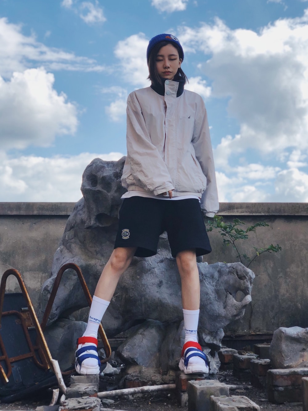 「秋のコーデ」｜「Vintage clothesのアイテム（マウンテンパーカー、シルバー系）」を使った、Aug.さん（レディース・165cm）の夏コーディネートの1枚目の写真