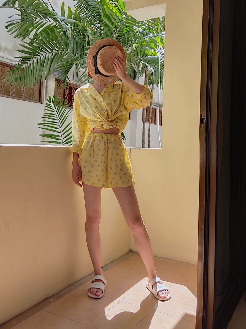 「夏」｜「May.のアイテム（その他トップス、イエロー系）」を使った、Aug.さん（レディース・165cm）の夏コーディネートの1枚目の写真