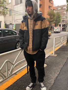 「ベージュ×ブラック」｜「アイテム（マウンテンパーカー）」を使った、BENCH AT THE GREENEさん（メンズ・173cm）の秋コーディネート
