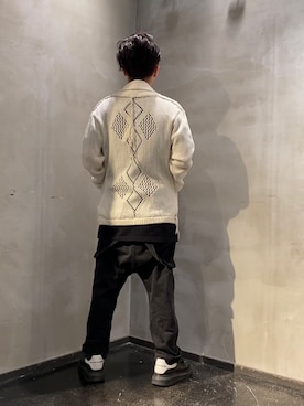 「KMRii（ケムリ）のアイテム（カーディガン/ボレロ）」を使った、山Dさん（メンズ・160cm）の冬コーディネート