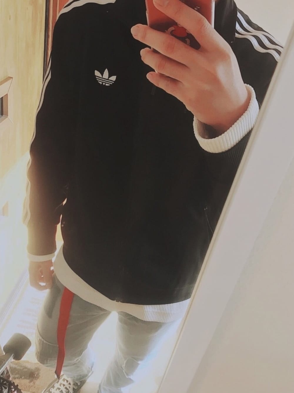 「アディダスオリジナルス、カラーベルト」｜「adidas Originalsのアイテム（ジャケット/アウター、ブラック系）」を使った、りむさん（メンズ・173cm）の冬コーディネートの1枚目の写真