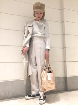 「6（ロク）のアイテム（その他パンツ、ホワイト系）」を使った、HitomiYamamotoさん（レディース・163cm）の冬コーディネート