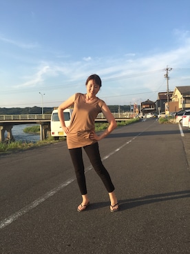 「Import & Select（インポートアンドセレクト）のアイテム（パンツ）」を使った、エマさん（レディース・171cm）の夏コーディネート