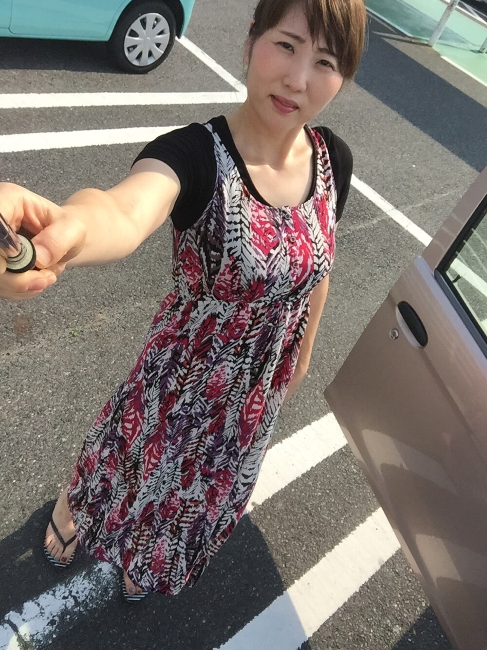 「Import & Selectのアイテム（ワンピース、レッド系）」を使った、エマさん（レディース・171cm）の夏コーディネートの1枚目の写真