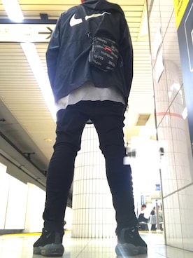 「雨」｜「アイテム（ナイロンジャケット）」を使った、TOTO_Rimonaitoさん（メンズ・182cm）の秋コーディネート