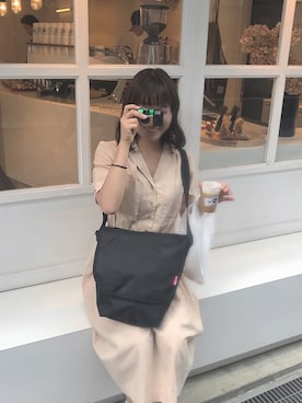 「カフェ」｜「アイテム（シャツワンピース）」を使った、わかさん（レディース・163cm）の夏コーディネート
