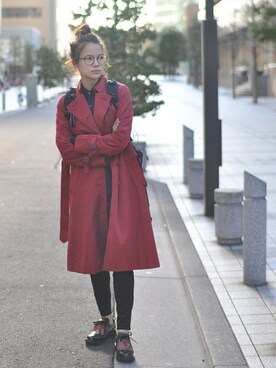 トレンチコートを使った「赤コート」の人気ファッションコーディネート